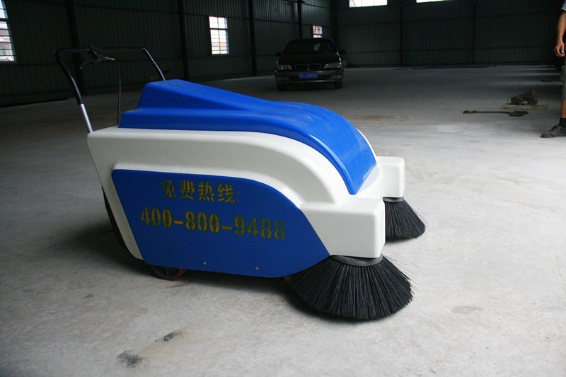 LW-110自動(dòng)行走掃地車(chē)環(huán)衛(wèi)掃地車(chē)